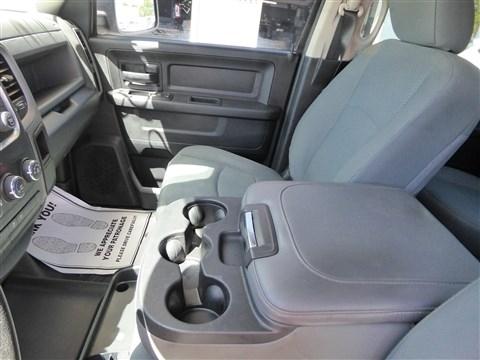 RAM 1500 Express 4x4 Crew Cab 5'7" Box 2017