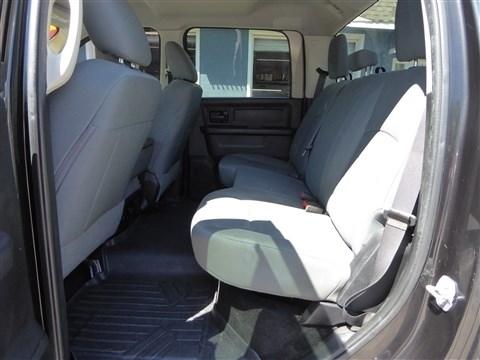 RAM 1500 Express 4x4 Crew Cab 5'7" Box 2017