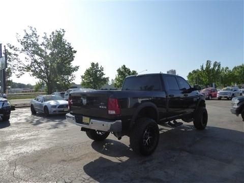 RAM 2500 Tradesman 4x4 Crew Cab 6'4" Box 2018