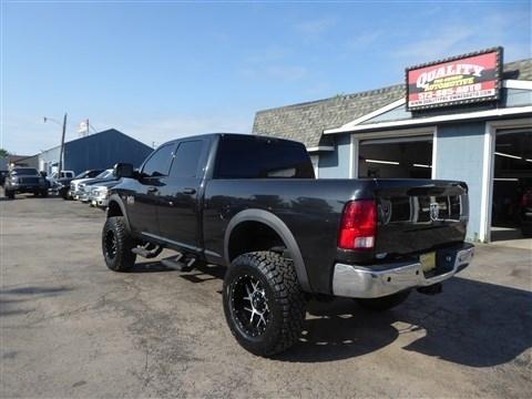 RAM 2500 Tradesman 4x4 Crew Cab 6'4" Box 2018