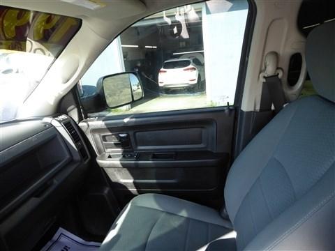 RAM 2500 Tradesman 4x4 Crew Cab 6'4" Box 2018