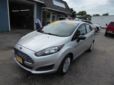 Ford Fiesta 4dr Sdn S 2014