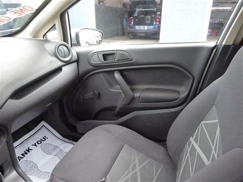 Ford Fiesta 4dr Sdn S 2014