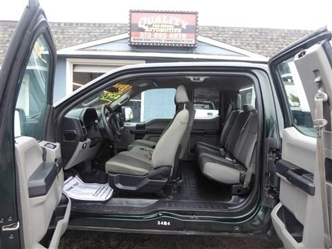 Ford F-150 4WD SuperCab 163" Lariat w/HD Payload Pkg 2015