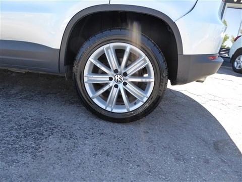 Volkswagen Tiguan 4WD 4dr S 4Motion 2011