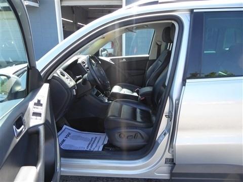 Volkswagen Tiguan 4WD 4dr S 4Motion 2011