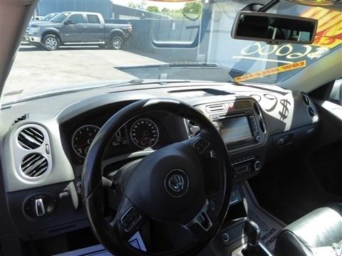 Volkswagen Tiguan 4WD 4dr S 4Motion 2011