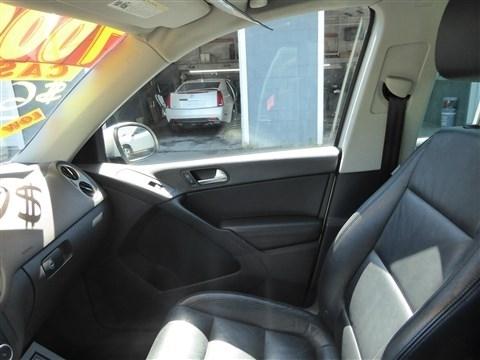 Volkswagen Tiguan 4WD 4dr S 4Motion 2011