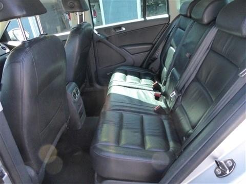 Volkswagen Tiguan 4WD 4dr S 4Motion 2011