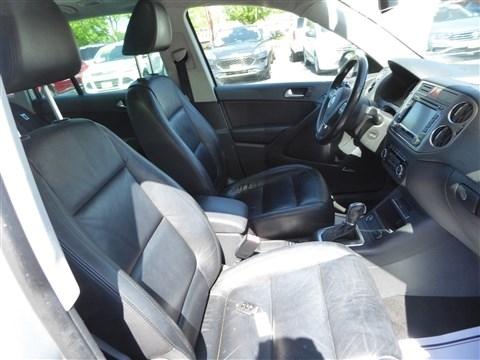 Volkswagen Tiguan 4WD 4dr S 4Motion 2011