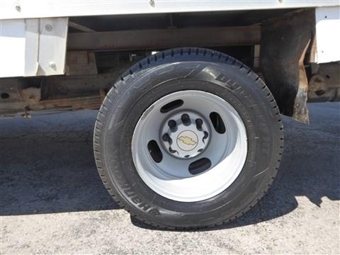 Chevrolet Express Commercial Cutaway 3500 Van 177" 2013