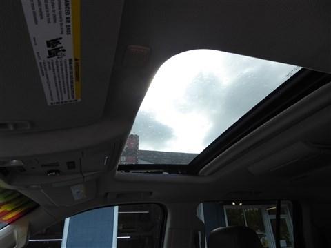 Chevrolet Suburban 4WD 4dr LTZ 2015