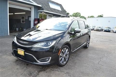 Chrysler Pacifica Limited FWD 2017