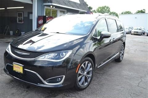 Chrysler Pacifica Limited FWD 2017