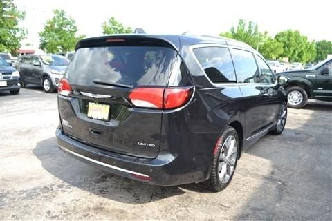 Chrysler Pacifica Limited FWD 2017