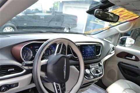 Chrysler Pacifica Limited FWD 2017