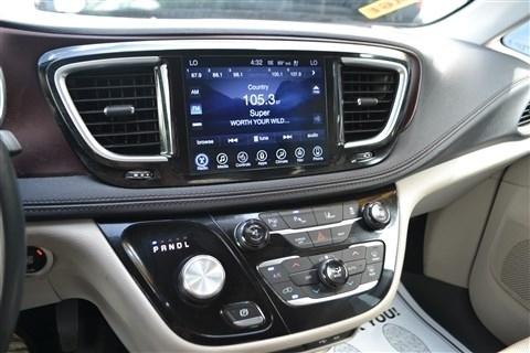 Chrysler Pacifica Limited FWD 2017
