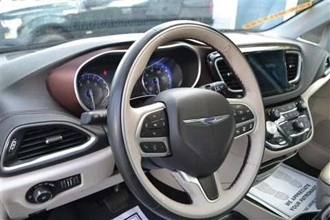Chrysler Pacifica Limited FWD 2017