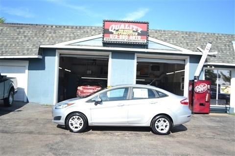2016 Ford Fiesta 4dr Sdn SE