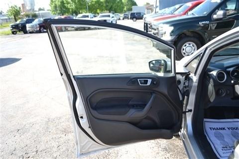 Ford Fiesta 4dr Sdn SE 2016