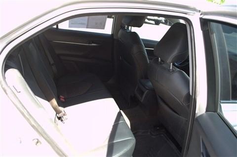 Toyota Camry XLE Auto (Natl) 2018
