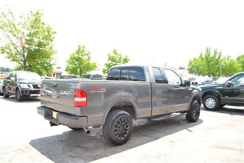 Ford F-150 Supercab 145" Lariat 4WD 2004