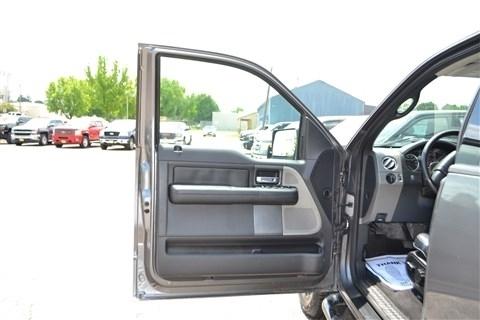 Ford F-150 Supercab 145" Lariat 4WD 2004