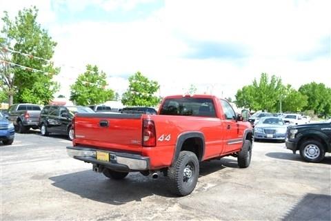 Chevrolet Silverado 2500HD Reg Cab 133" WB 4WD LS 2004