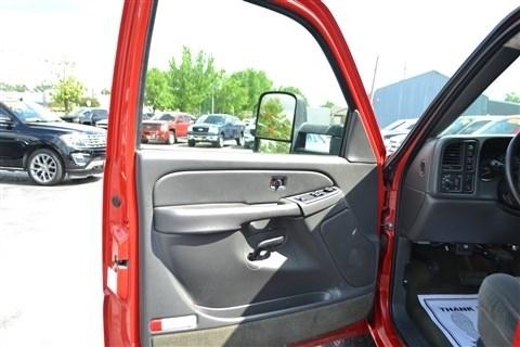 Chevrolet Silverado 2500HD Reg Cab 133" WB 4WD LS 2004