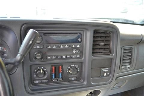Chevrolet Silverado 2500HD Reg Cab 133" WB 4WD LS 2004