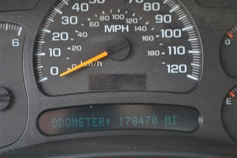 Chevrolet Silverado 2500HD Reg Cab 133" WB 4WD LS 2004