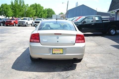 Dodge Charger 4dr Sdn R/T RWD 2008