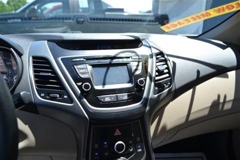 Hyundai Elantra 4dr Sdn Auto SE (Alabama Plant) 2015
