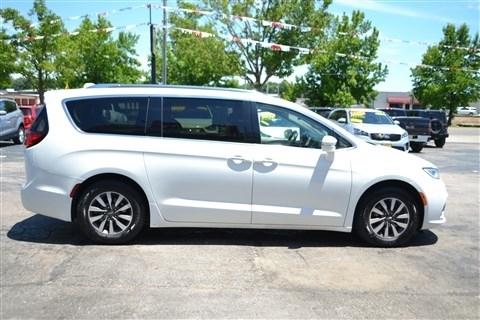 Chrysler Pacifica Touring L FWD 2021
