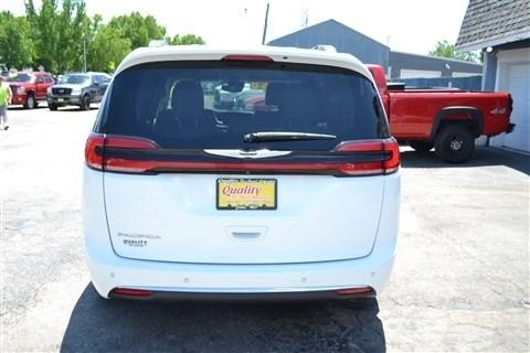 Chrysler Pacifica Touring L FWD 2021