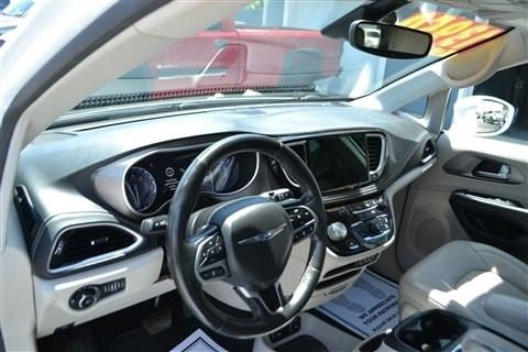 Chrysler Pacifica Touring L FWD 2021
