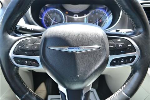 Chrysler Pacifica Touring L FWD 2021