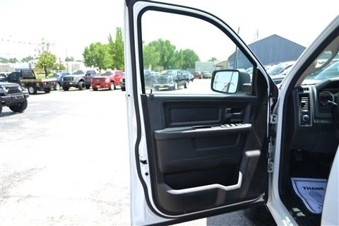RAM 1500 4WD Quad Cab 140.5" Tradesman 2014
