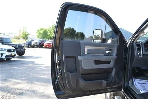 RAM 2500 Tradesman 4x4 Reg Cab 8' Box 2017