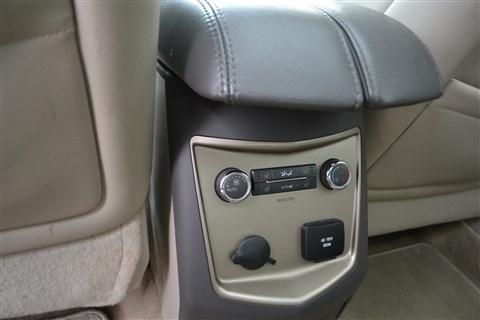 Lincoln MKT 4dr Wgn 3.7L AWD 2011