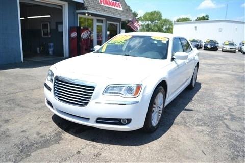 Chrysler 300 4dr Sdn AWD 2013