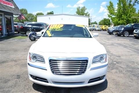 Chrysler 300 4dr Sdn AWD 2013