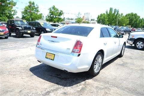 Chrysler 300 4dr Sdn AWD 2013