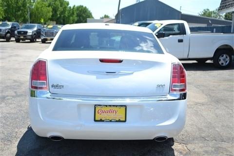 Chrysler 300 4dr Sdn AWD 2013