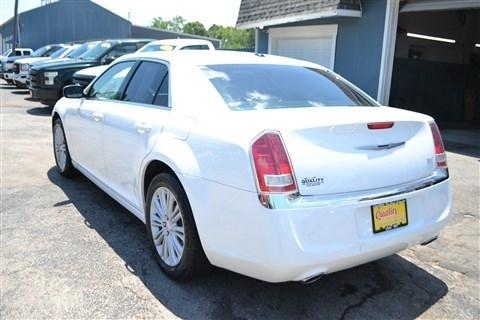Chrysler 300 4dr Sdn AWD 2013
