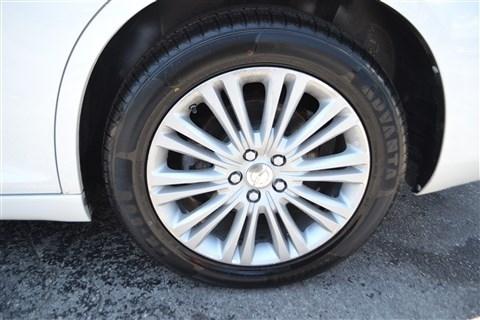 Chrysler 300 4dr Sdn AWD 2013