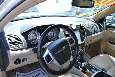 Chrysler 300 4dr Sdn AWD 2013