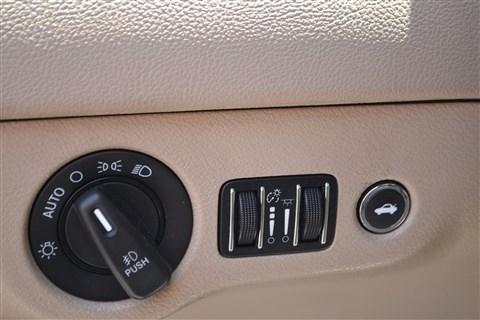 Chrysler 300 4dr Sdn AWD 2013