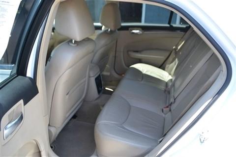 Chrysler 300 4dr Sdn AWD 2013