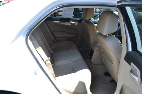Chrysler 300 4dr Sdn AWD 2013